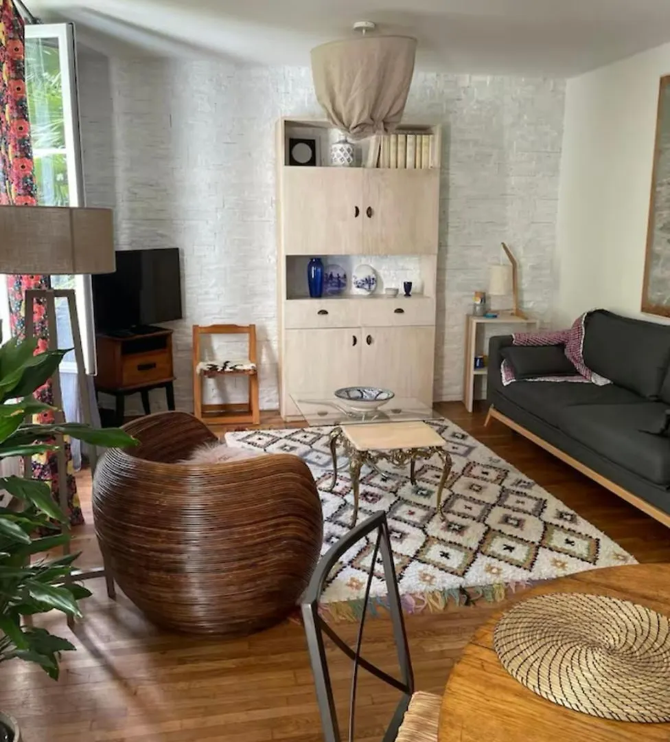 Appartement Avec Beau Jardin パリ フランス