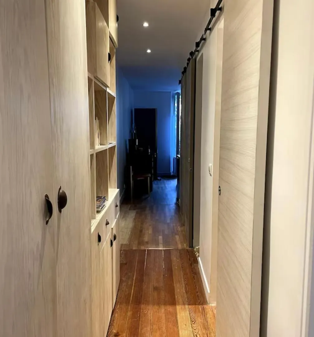 アパート Appartement Avec Beau Jardin パリ